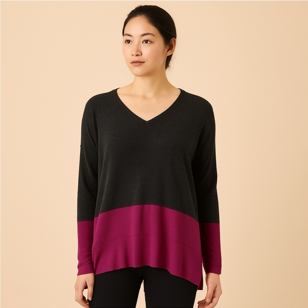 Design History Colorblock V-Neck Sweater Black & Fuchsia Size Medium